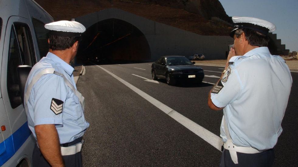 Συνεργεία της Τροχαίας θα διενεργούν ειδικούς και γενικούς ελέγχους ιδιαίτερα για τη βεβαίωση επικίνδυνων παραβάσεων